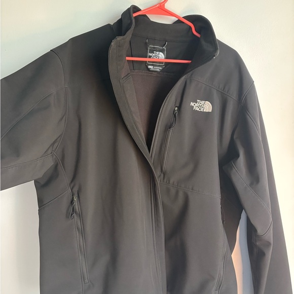 The North Face Men's Black Performance Jacket - Picture 4 of 4